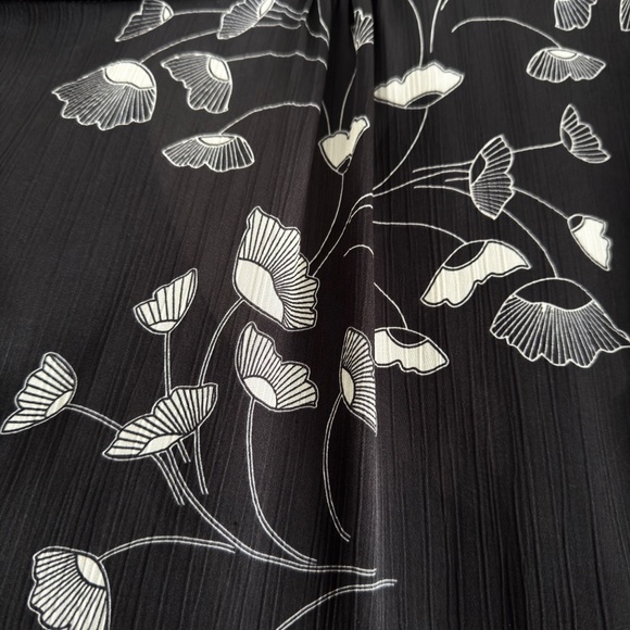 Zara Woman Floral Wrap Blouse Black & White – Size M - Picture 7 of 8